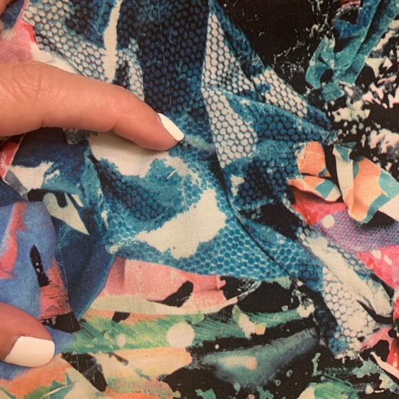 Lululemon Speed Up Shorts - Picture 5 of 5